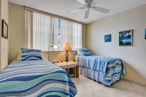 Copropriété à louer à Hallandale Beach, Floride: 2 chambres, 116.13 m2 № 2053864 - photo 5
