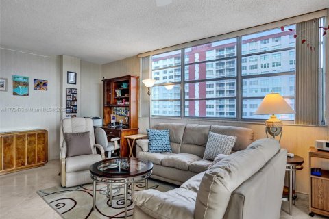 Copropriété à louer à Hallandale Beach, Floride: 2 chambres, 116.13 m2 № 2053864 - photo 21