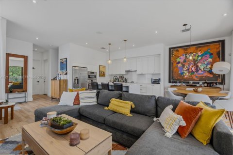 Touwnhouse à vendre à Miami, Floride: 4 chambres, 187.29 m2 № 2404276 - photo 7