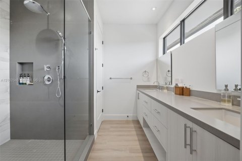 Touwnhouse à vendre à Miami, Floride: 4 chambres, 187.29 m2 № 2404276 - photo 30
