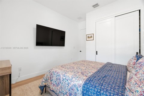 Touwnhouse à vendre à Miami, Floride: 4 chambres, 187.29 m2 № 2404276 - photo 18