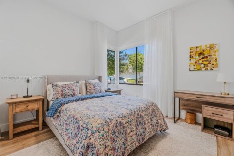Touwnhouse à vendre à Miami, Floride: 4 chambres, 187.29 m2 № 2404276 - photo 17