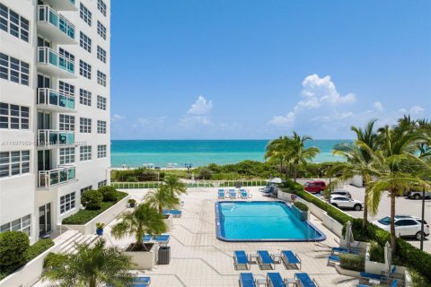 Condominio en alquiler en Miami Beach, Florida, 2 dormitorios, 115.01 m2 № 1949149 - foto 26