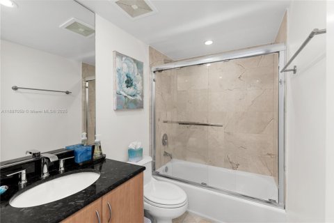 Condominio en alquiler en Miami Beach, Florida, 2 dormitorios, 115.01 m2 № 1949149 - foto 15