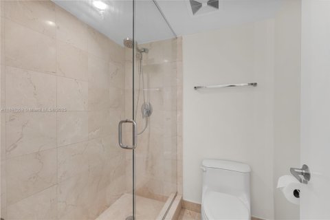 Condominio en alquiler en Miami Beach, Florida, 2 dormitorios, 115.01 m2 № 1949149 - foto 17
