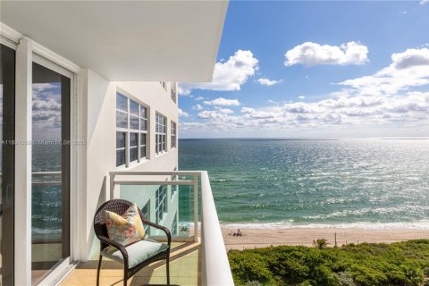 Condominio en Miami Beach, Florida, 2 dormitorios  № 1949149