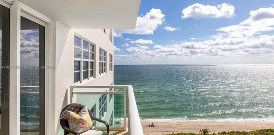 Condominio en Miami Beach, Florida, 2 dormitorios  № 1949149