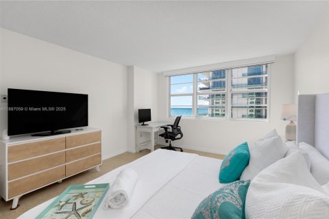 Condominio en alquiler en Miami Beach, Florida, 2 dormitorios, 115.01 m2 № 1949149 - foto 19