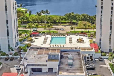 Condo in Aventura, Florida, 1 bedroom  № 1813838 - photo 20