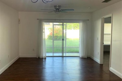 Condominio en venta en Orlando, Florida, 3 dormitorios, 107.95 m2 № 1878198 - foto 4