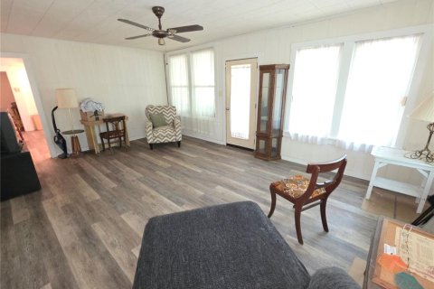 House in Brooksville, Florida 2 bedrooms, 89.84 sq.m. № 2211630 - photo 9