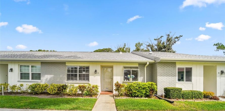 Casa en Palm Harbor, Florida 2 dormitorios, 114.27 m2 № 2151887