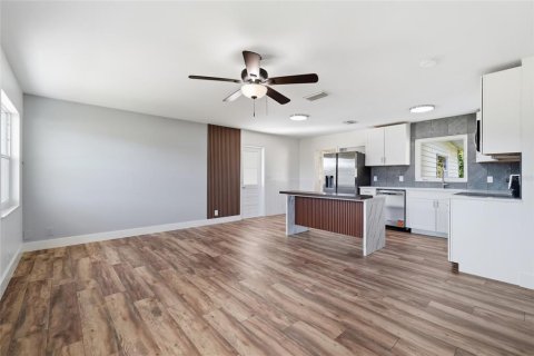 Villa ou maison à vendre à Bradenton, Floride: 3 chambres, 108.05 m2 № 2418384 - photo 3