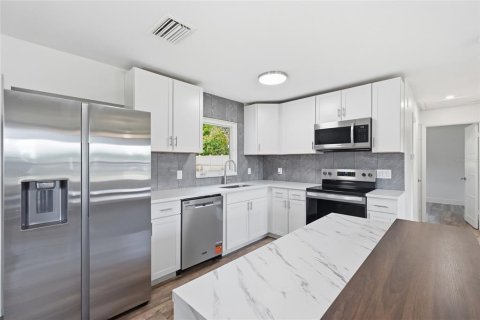 Villa ou maison à vendre à Bradenton, Floride: 3 chambres, 108.05 m2 № 2418384 - photo 7