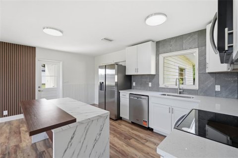 Villa ou maison à vendre à Bradenton, Floride: 3 chambres, 108.05 m2 № 2418384 - photo 9