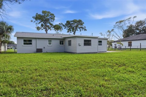 Villa ou maison à vendre à Bradenton, Floride: 3 chambres, 108.05 m2 № 2418384 - photo 28