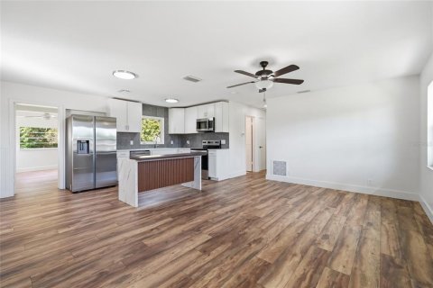 Villa ou maison à vendre à Bradenton, Floride: 3 chambres, 108.05 m2 № 2418384 - photo 6