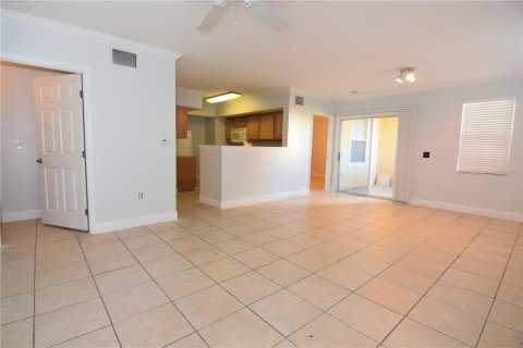 Copropriété à louer à Sarasota, Floride: 2 chambres, 98.29 m2 № 2229840 - photo 4