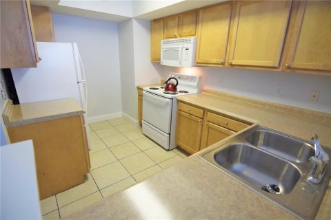 Copropriété à louer à Sarasota, Floride: 2 chambres, 98.29 m2 № 2229840 - photo 7