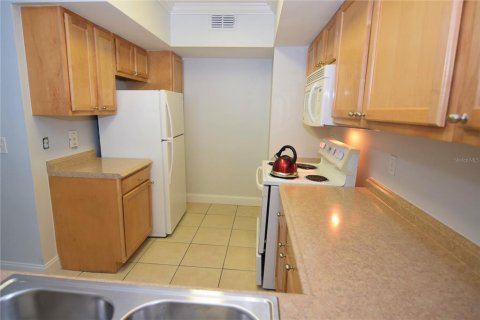 Copropriété à louer à Sarasota, Floride: 2 chambres, 98.29 m2 № 2229840 - photo 8
