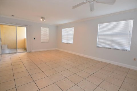 Copropriété à louer à Sarasota, Floride: 2 chambres, 98.29 m2 № 2229840 - photo 3
