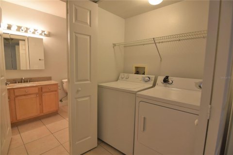 Copropriété à louer à Sarasota, Floride: 2 chambres, 98.29 m2 № 2229840 - photo 16