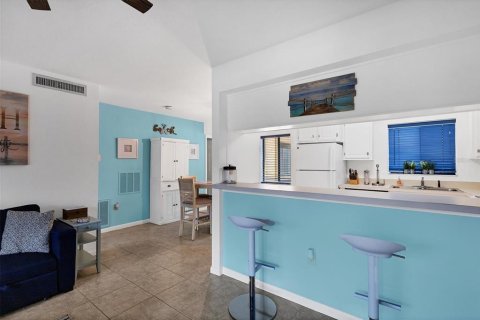 Copropriété à louer à Sarasota, Floride: 2 chambres, 78.78 m2 № 2102724 - photo 4