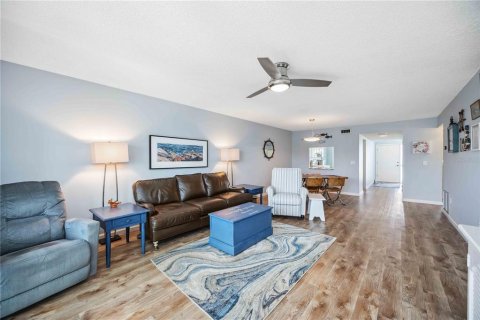 Condominio en venta en Bradenton, Florida, 2 dormitorios, 113.43 m2 № 1613735 - foto 5