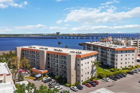 Condominio en venta en Bradenton, Florida, 2 dormitorios, 113.43 m2 № 1613735 - foto 2
