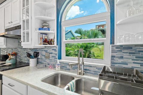 House in Flagler Beach, Florida 4 bedrooms, 319.86 sq.m. № 1820619 - photo 19