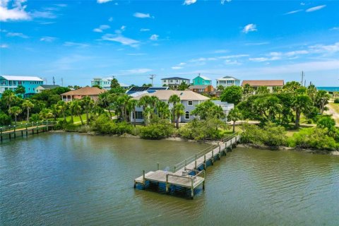House in Flagler Beach, Florida 4 bedrooms, 319.86 sq.m. № 1820619 - photo 2