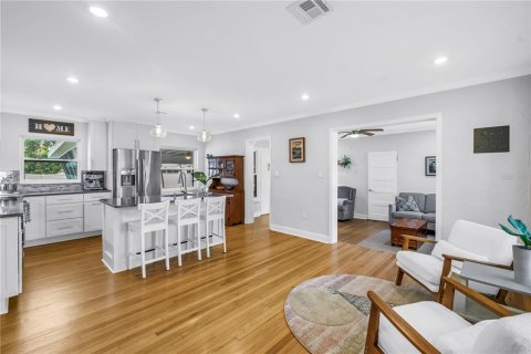 Villa ou maison à vendre à Saint Petersburg, Floride: 4 chambres, 143.16 m2 № 1916122 - photo 5