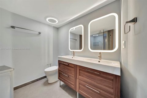 Condominio en venta en Hallandale Beach, Florida, 2 dormitorios, 131.92 m2 № 1470778 - foto 19