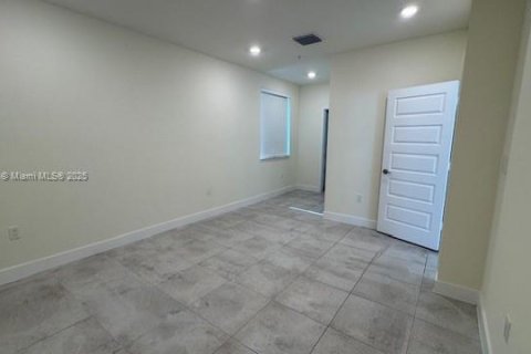 Copropriété à louer à Doral, Floride: 3 chambres, 102.38 m2 № 1826079 - photo 5