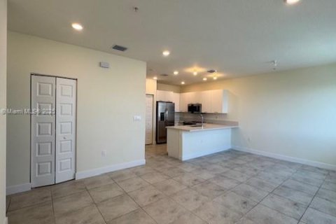 Copropriété à louer à Doral, Floride: 3 chambres, 102.38 m2 № 1826079 - photo 2
