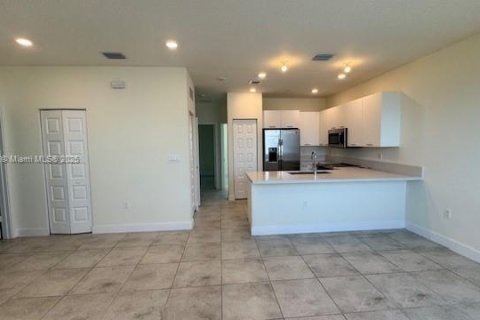 Copropriété à louer à Doral, Floride: 3 chambres, 102.38 m2 № 1826079 - photo 3