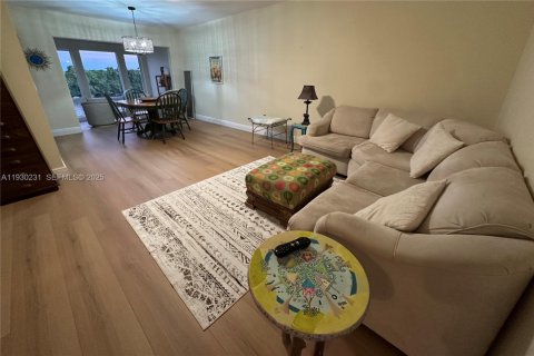 Condominio en venta en Boynton Beach, Florida, 1 dormitorio, 88.26 m2 № 1992783 - foto 3