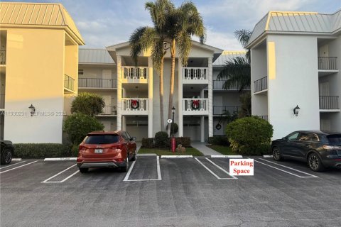 Condominio en venta en Boynton Beach, Florida, 1 dormitorio, 88.26 m2 № 1992783 - foto 2