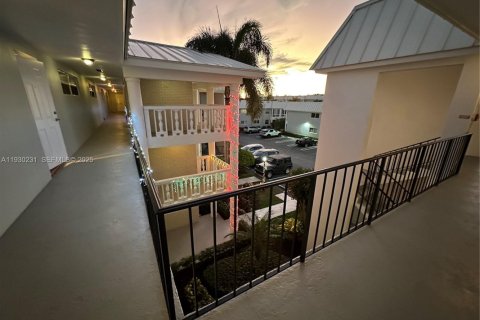 Condominio en venta en Boynton Beach, Florida, 1 dormitorio, 88.26 m2 № 1992783 - foto 27
