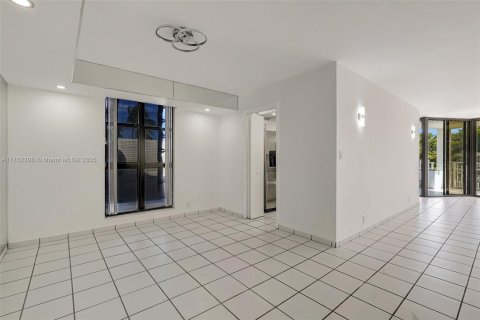 Condominio en venta en Miami, Florida, 3 dormitorios, 170.57 m2 № 1691696 - foto 29