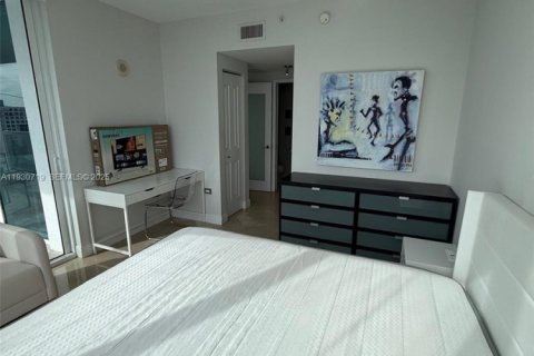 Condo in Miami, Florida, 2 bedrooms  № 1989474 - photo 7