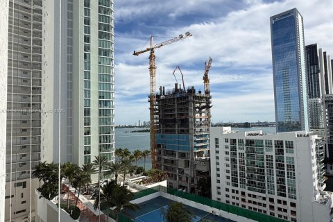 Condo in Miami, Florida, 2 bedrooms  № 1989474 - photo 14