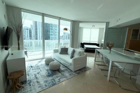 Condo in Miami, Florida, 2 bedrooms  № 1989474 - photo 3