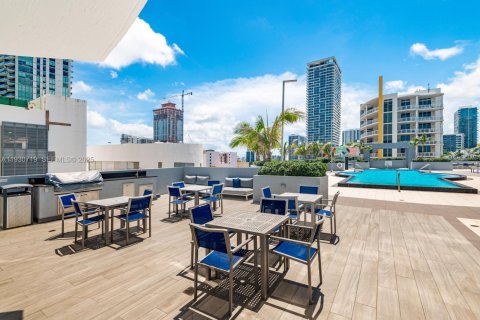 Condo in Miami, Florida, 2 bedrooms  № 1989474 - photo 19