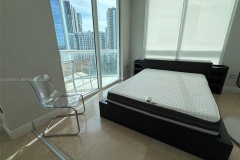 Condo in Miami, Florida, 2 bedrooms  № 1989474 - photo 10