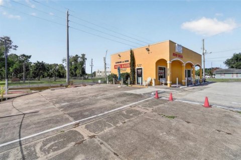 Commercial property in Winter Garden, Florida 111.85 sq.m. № 2205965