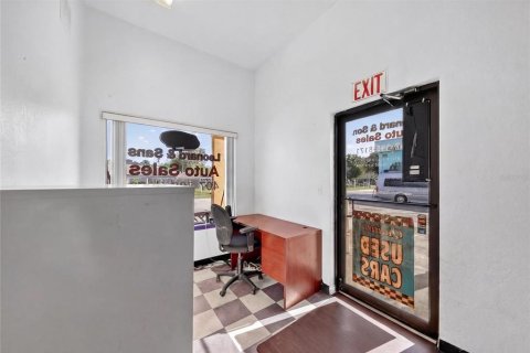 Commercial property in Winter Garden, Florida 111.85 sq.m. № 2205965 - photo 4