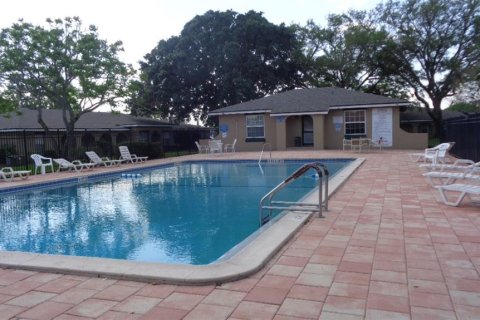 Condo in Casselberry, Florida, 3 bedrooms  № 1853071 - photo 3