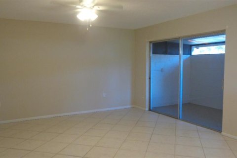 Condo in Casselberry, Florida, 3 bedrooms  № 1853071 - photo 12