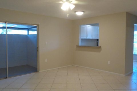 Condo in Casselberry, Florida, 3 bedrooms  № 1853071 - photo 13